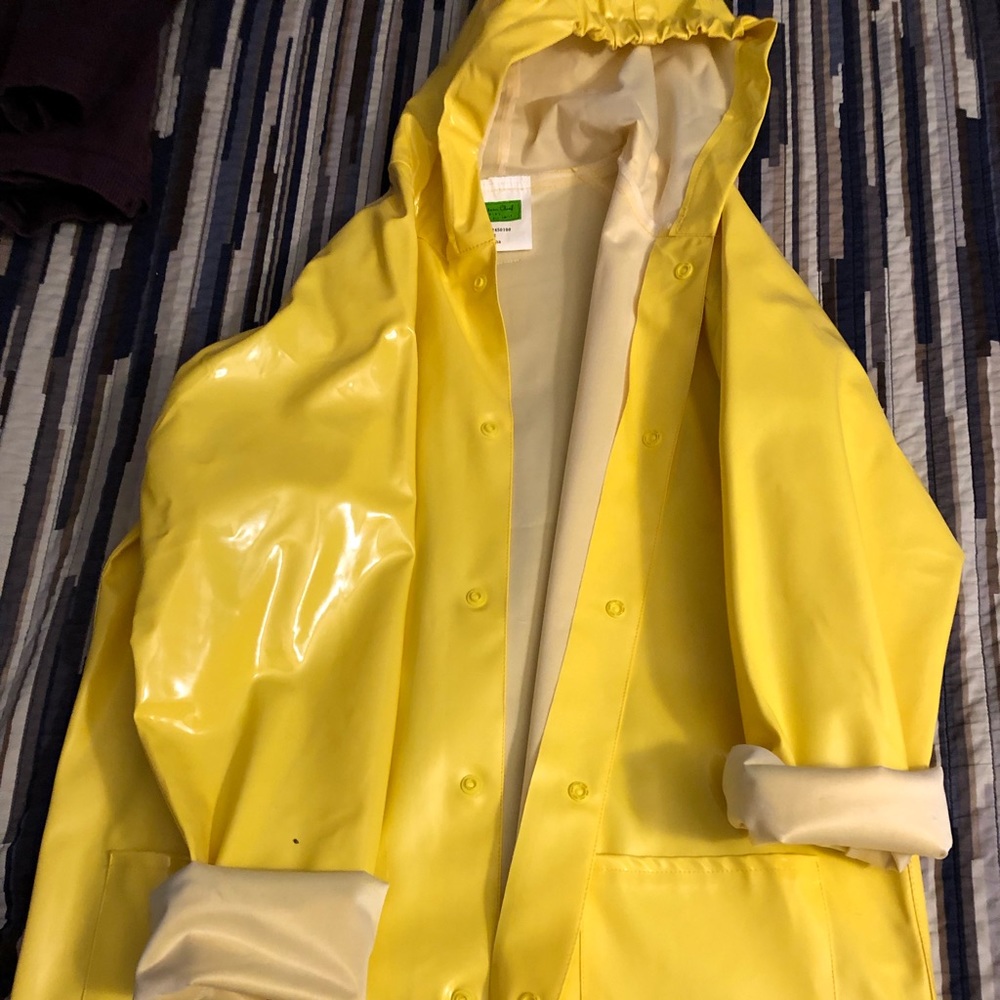 Western Chief Kids Yelllow Raincoat size 11/12.